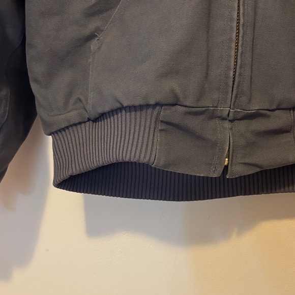 Carhartt Charcoal Hooded Puffer with Red Plaid Lining - Picture 7 of 12